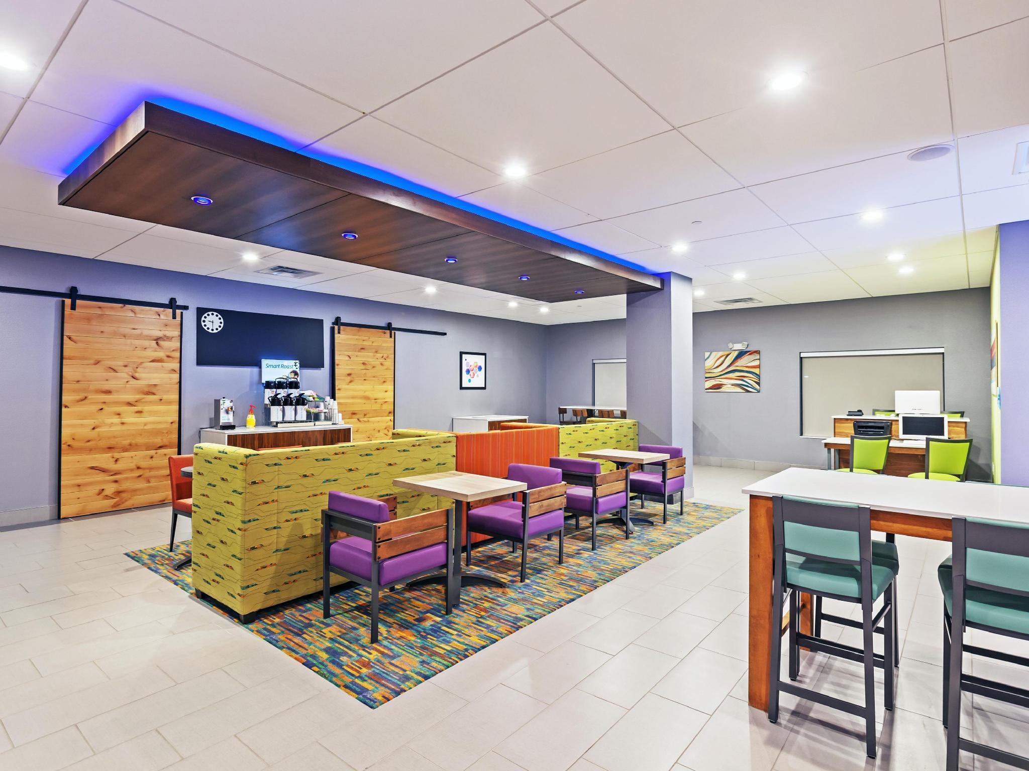 Holiday Inn Express & Suites Perryton By Ihg Lord Exteriör bild